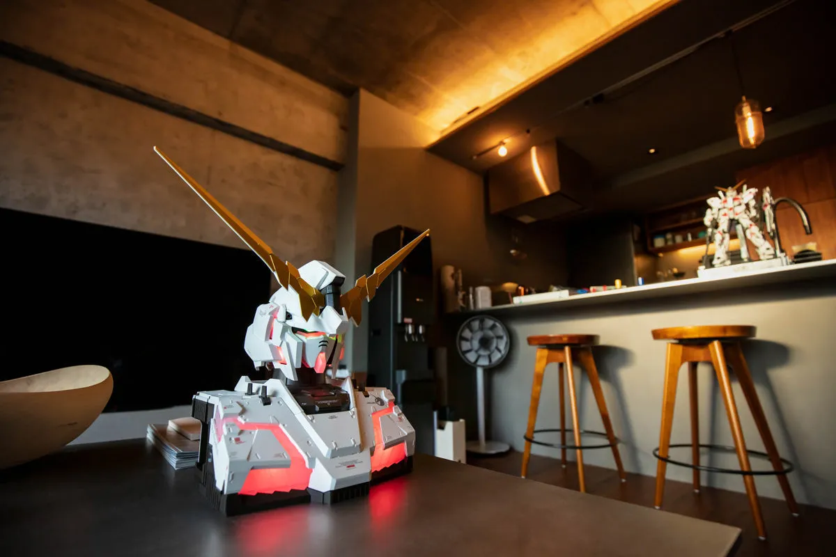 Real Experience Model RX-0 Unicorn Gundam (Auto-Trans Edition)