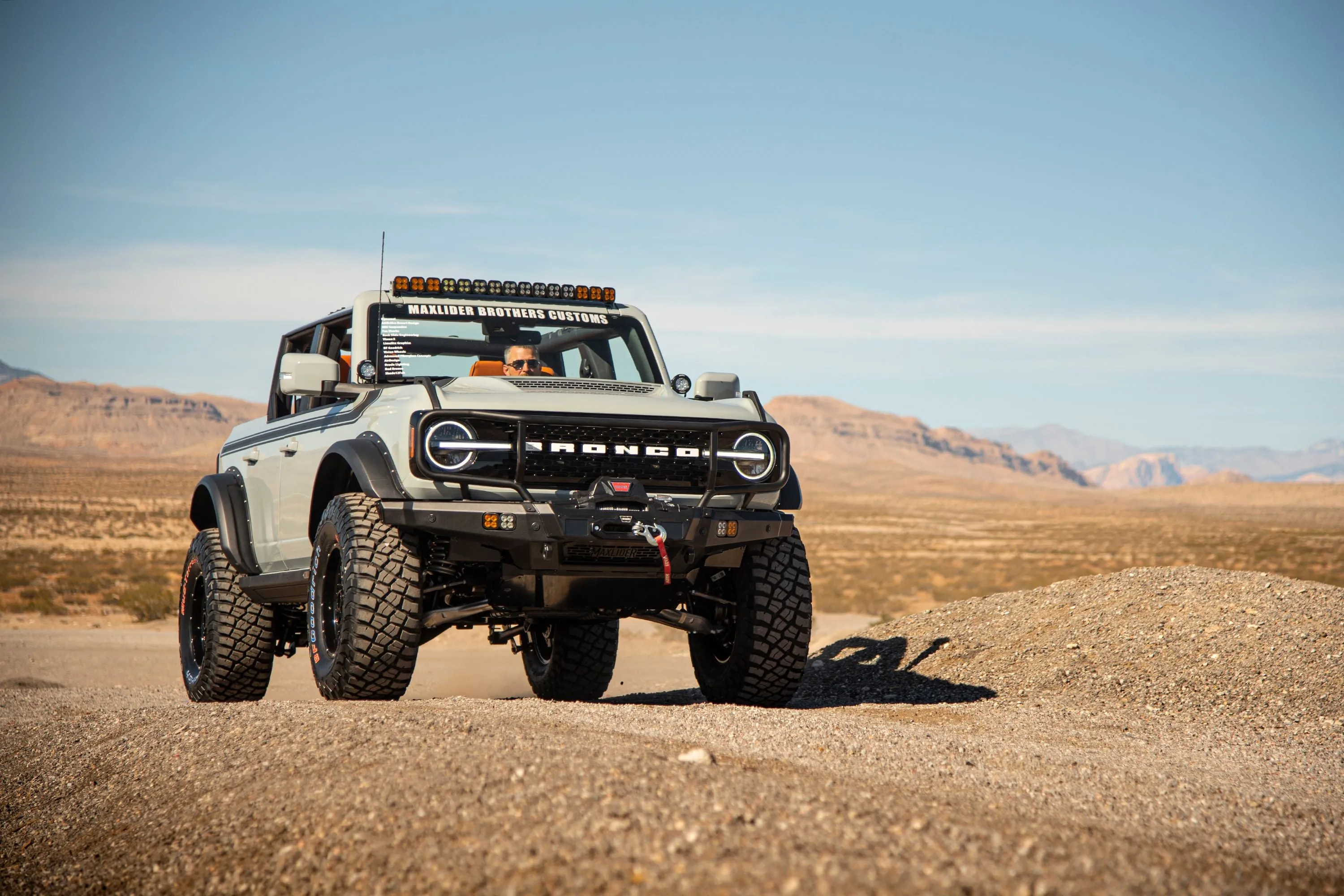 Rockslide Engineering Power Steps - 2021-2024  Ford Bronco Side Steps 4 Door -BD-SS-300-BR4